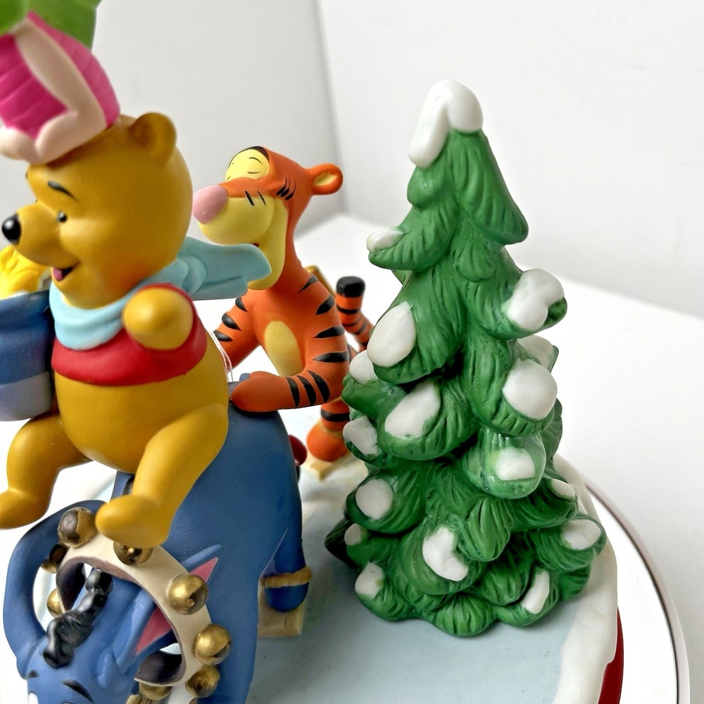 1997 Disney & Grolier CHRISTMAS FIGURINE "Pooh's Skating‎ Party" Limited Edition - Picture 6 of 17